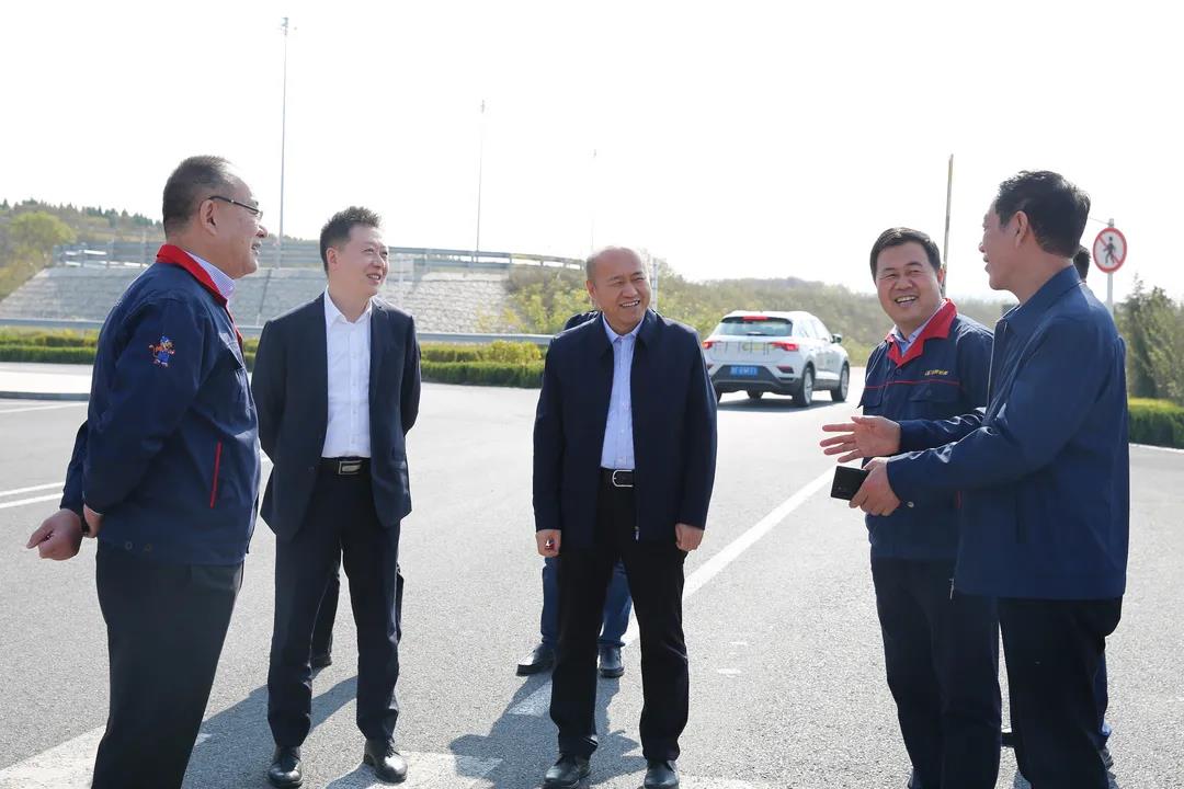 山東省諸城市委書記張建偉、市委秘書長王愛民