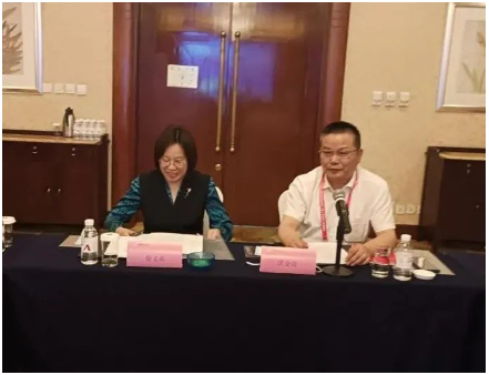   有企業(yè)代表指出，2018年3月份，在煤焦油價(jià)格3600元/噸時(shí)，炭黑售價(jià)8000元/噸左右，而現(xiàn)在煤焦油價(jià)格6000元/噸了，炭黑噸價(jià)卻沒有過萬元，這很不正常。